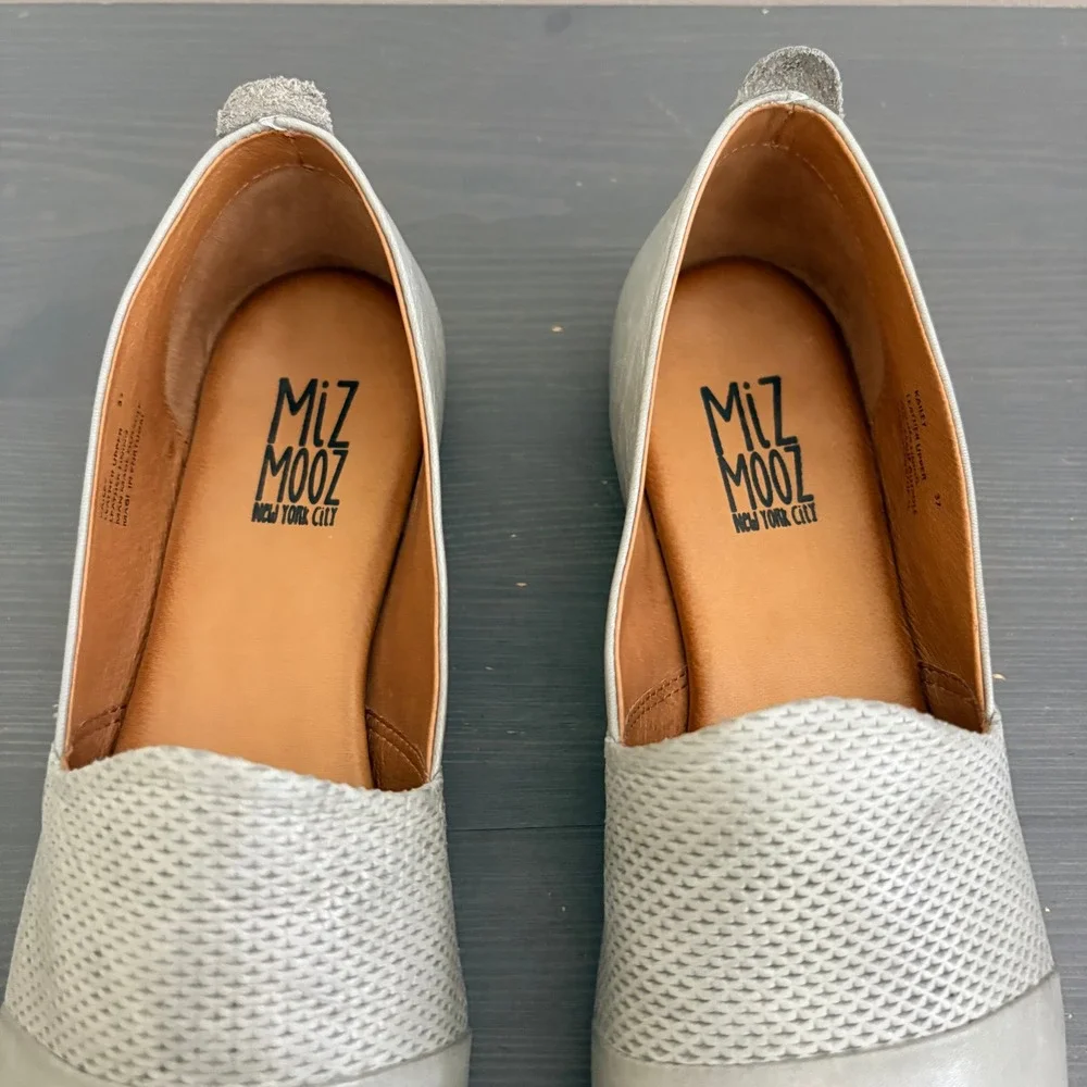 Miz Mooz‎ Hailey Flats 37 Grey Leather Textured Slip On Almond Toe
